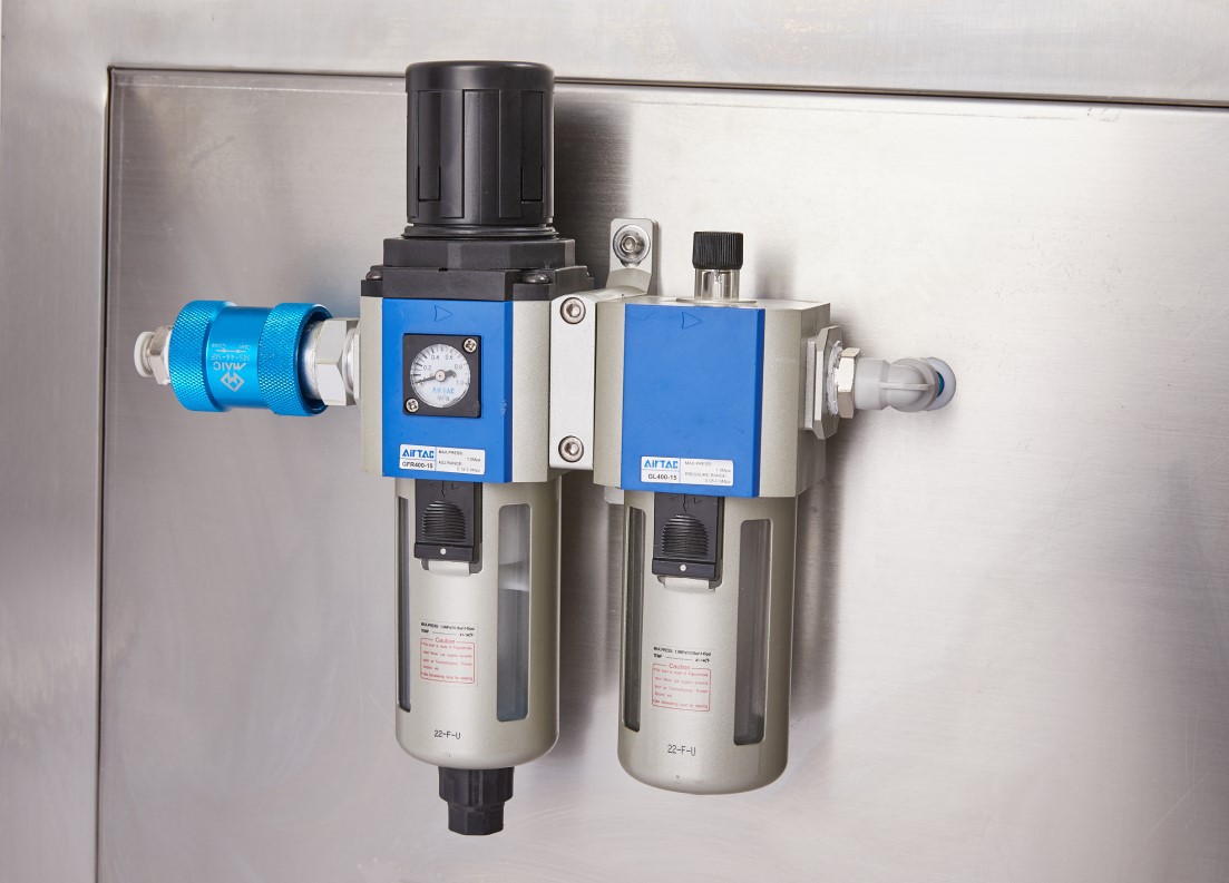 liquid filling machine