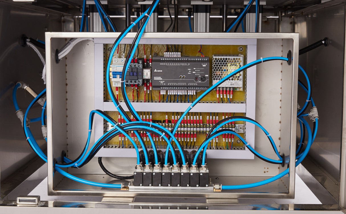 automatic liquid filling machine