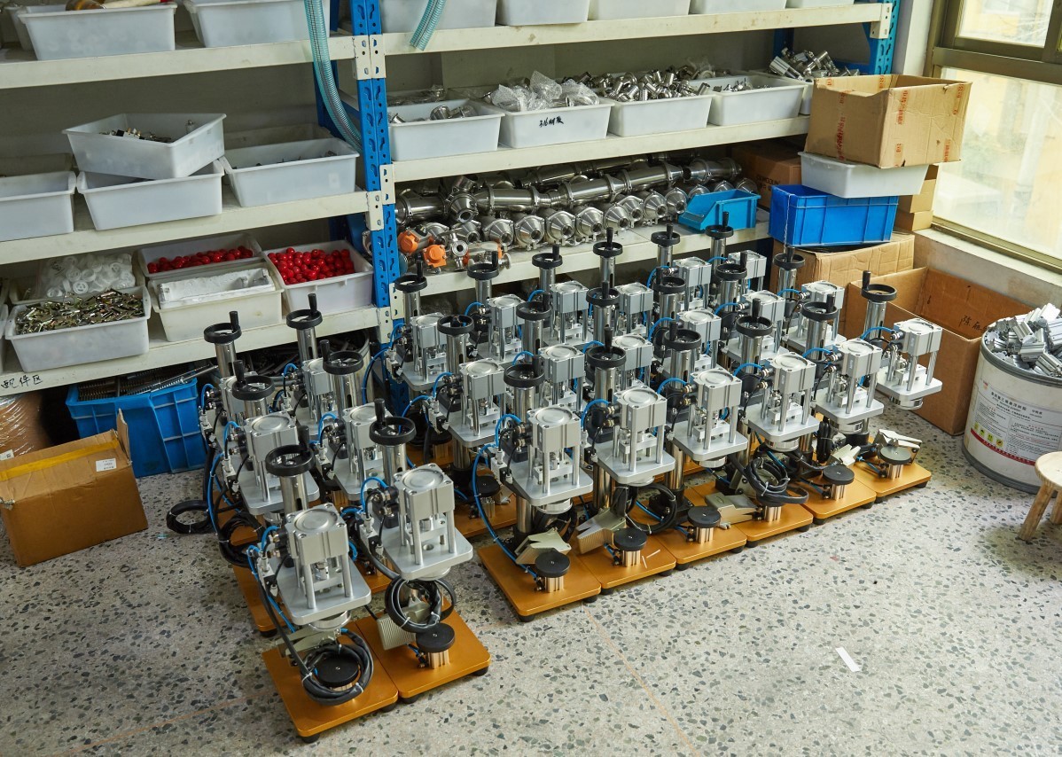 liquid filling machine