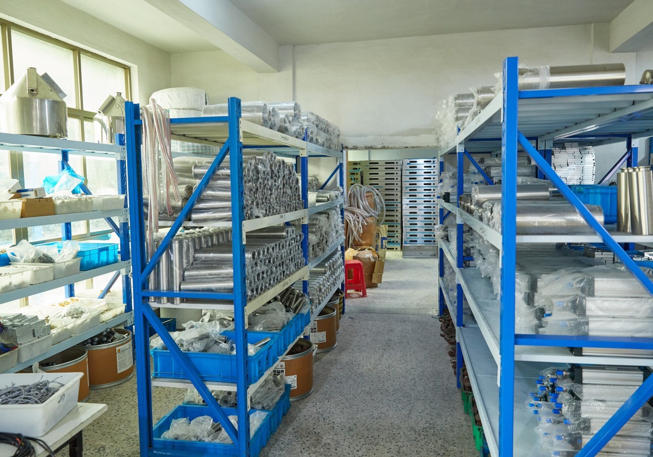 liquid filling machine